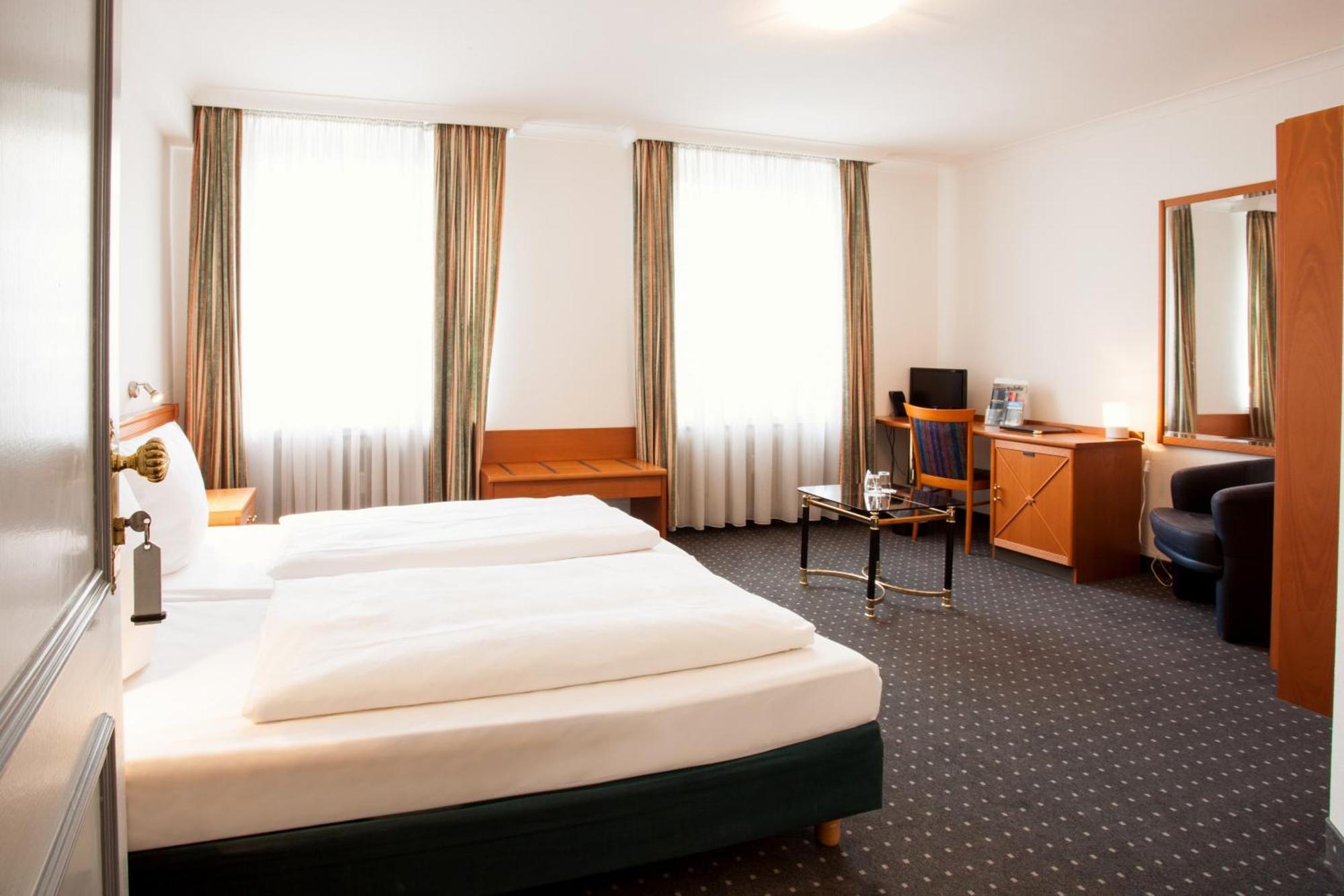 Ina Royal 3* Köln